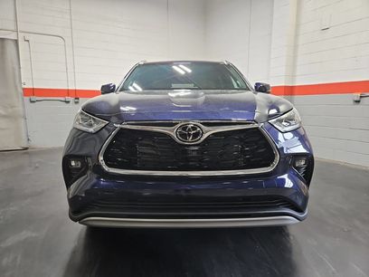 New 2026 Toyota Highlander Platinum