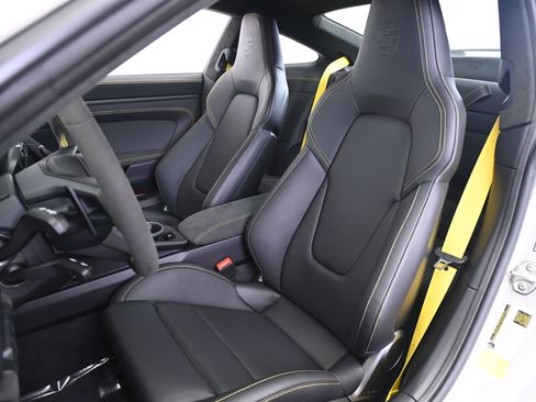 Used 2026 Porsche 911 Carrera GTS image 5