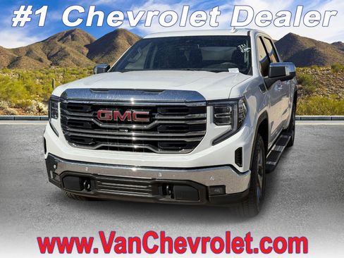 Used 2025 GMC Sierra 1500 SLT w/ SLT Premium Plus Package image 1