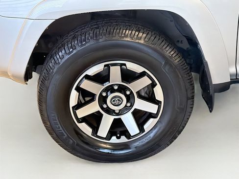 Used 2022 Toyota 4Runner TRD Off-Road Premium image 11