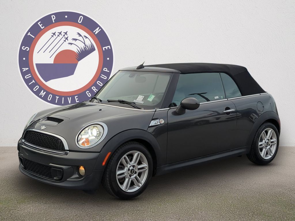 Used 2013 MINI Cooper S FWD image 1