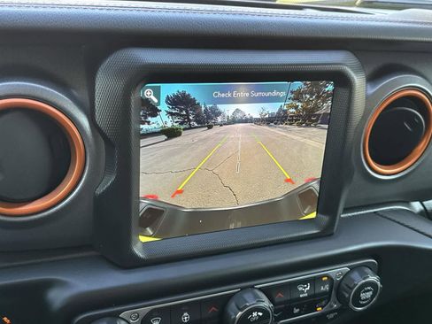 Used 2023 Jeep Gladiator Mojave w/ Cold Weather Group image 15