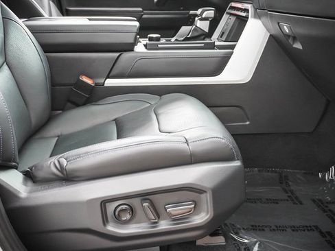 Used 2025 Toyota Sequoia Platinum image 25