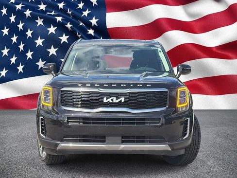 Used 2022 Kia Telluride EX w/ EX Premium Package FWD image 3