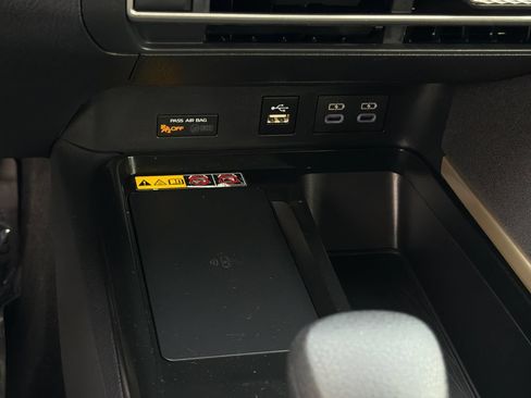 Used 2025 Toyota Camry LE FWD image 27