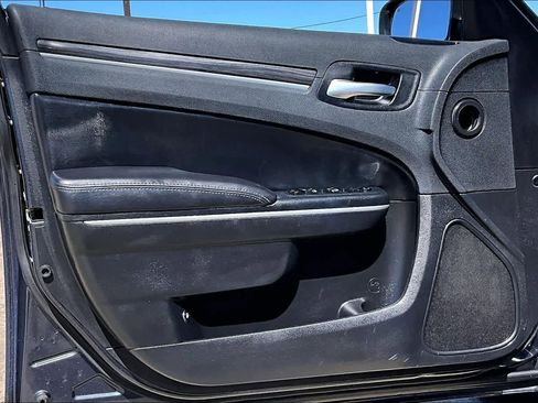 Used 2019 Chrysler 300 Touring L w/ Quick Order Package 22F image 22