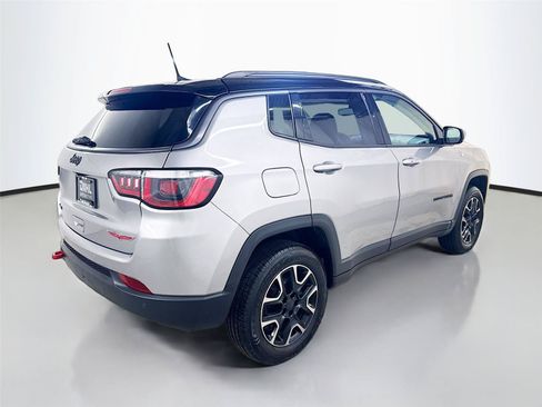 Used 2019 Jeep Compass Trailhawk w/ Leather Interior Group AWD/4WD image 12