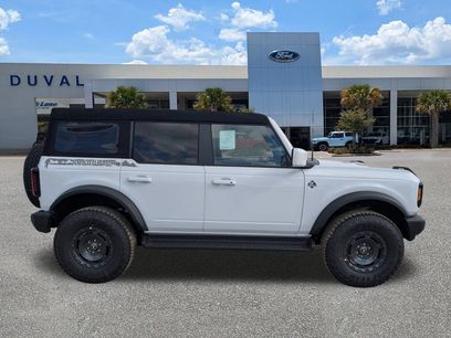 New 2025 Ford Bronco Outer Banks w/ Sasquatch Package