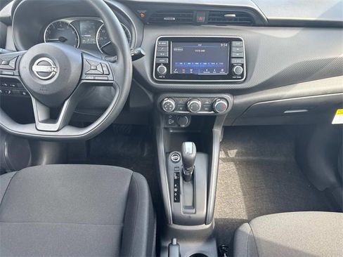 New 2025 Nissan Kicks Play S image 18