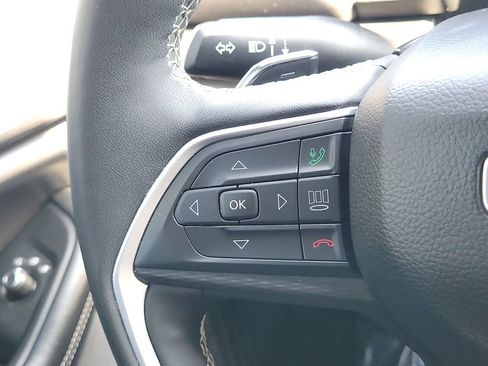 Used 2024 Jeep Grand Cherokee L Altitude RWD image 9