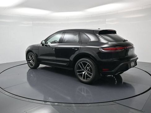 Certified 2026 Porsche Macan AWD/4WD image 3