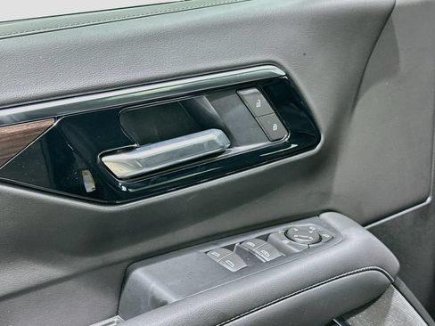 Used 2026 Chevrolet Tahoe LS w/ LPO, Dark Essentials Package RWD image 18