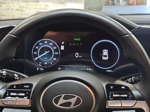 Used 2025 Hyundai Elantra SEL FWD image 17