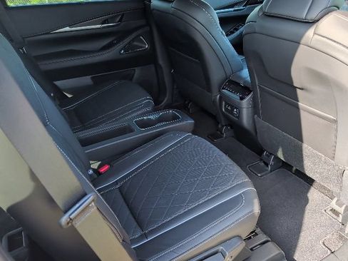 Used 2025 INFINITI QX60 Autograph w/ Cargo Package AWD/4WD image 11