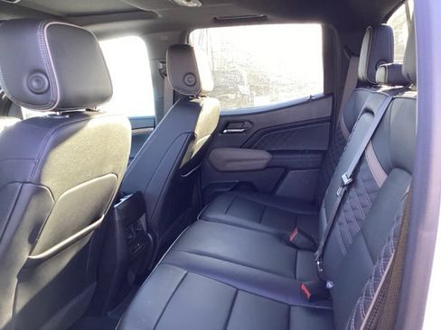 Used 2023 GMC Canyon Denali image 16