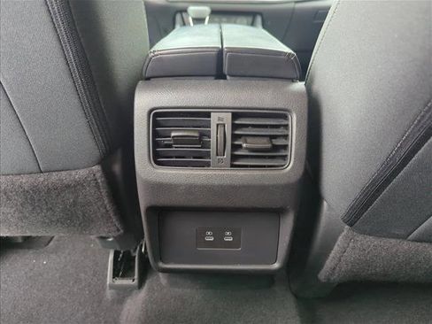 Used 2024 Nissan Rogue SV image 19