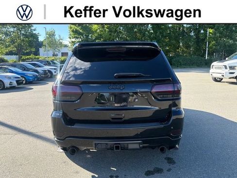 Used 2017 Jeep Grand Cherokee Overland w/ Jeep Active Safety Group AWD/4WD image 4