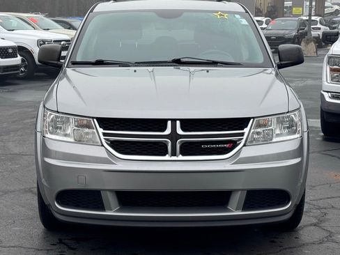 Used 2017 Dodge Journey SE image 16