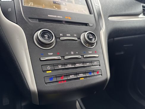 Used 2017 Lincoln MKC Reserve w/ Lincoln MKC Climate Package image 23