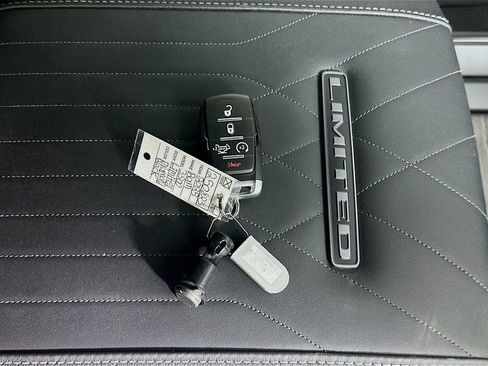 New 2025 RAM 3500 Limited w/ Towing Technology Group image 21