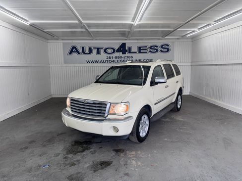 Used 2007 Chrysler Aspen Limited image 1