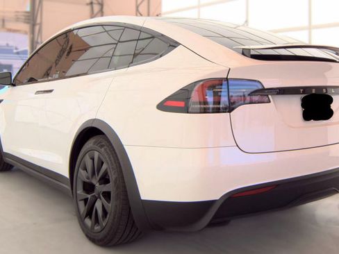 Used 2025 Tesla Model X AWD/4WD image 4