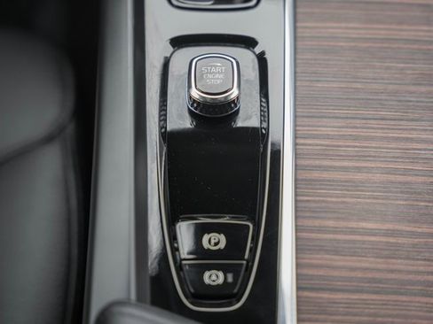 Used 2025 Volvo V60 B5 Cross Country Plus image 25