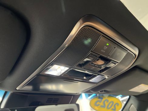 Used 2025 Lexus LX 700h Luxury image 34