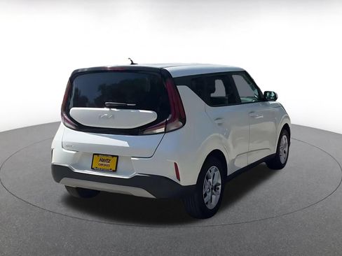 Used 2025 Kia Soul LX w/ LX Technology Package FWD image 14