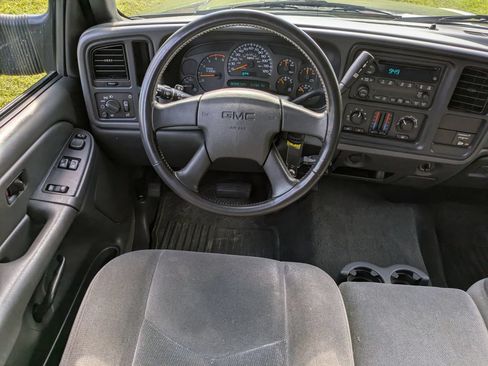 Used 2004 GMC Sierra 3500 SLE w/ Heavy-Duty Power Package RWD image 16