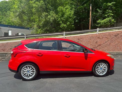 Used 2012 Ford Focus SEL FWD image 6