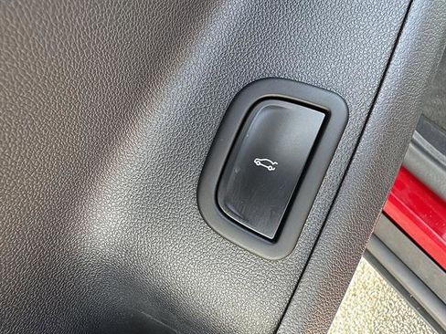 Used 2024 Chevrolet Traverse LT w/ Midnight/Sport Edition FWD image 32