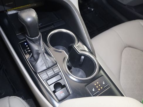 Used 2019 Toyota Camry XSE FWD image 25