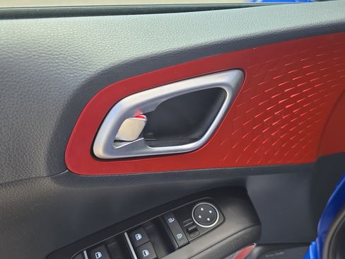 Certified 2023 Kia Soul GT-Line w/ GT-Line Technology Package FWD image 17