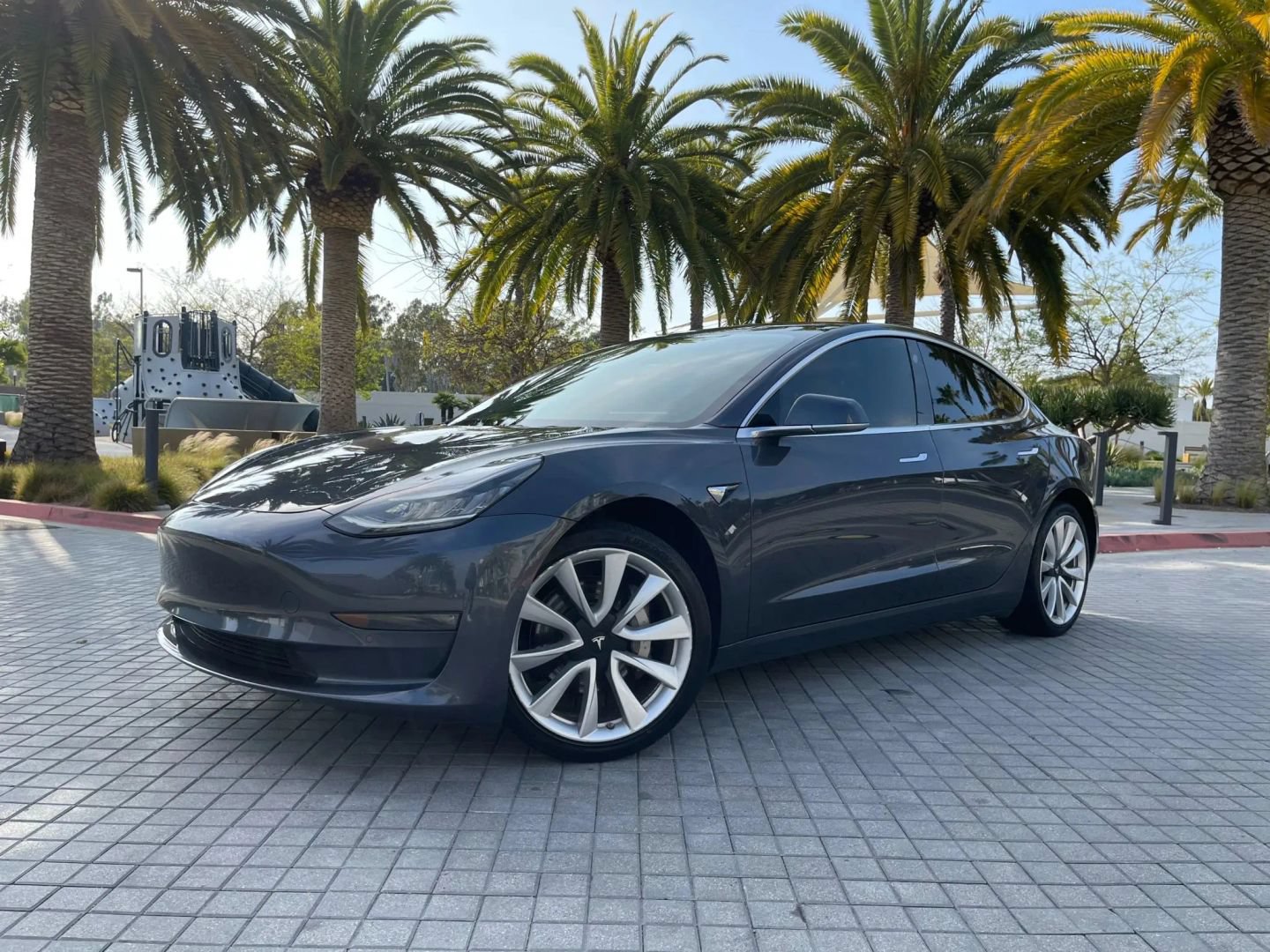 Used 2019 Tesla Model 3 Standard Range Plus RWD image 3