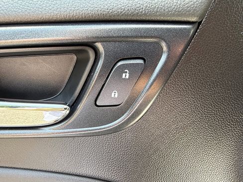 Used 2020 Chevrolet Tahoe Premier RWD image 12