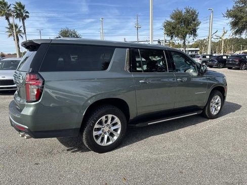 Used 2024 Chevrolet Suburban Premier image 2