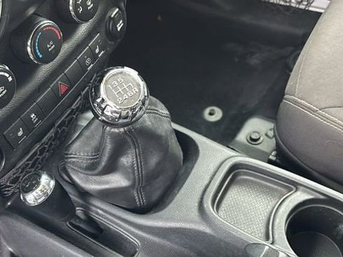 Used 2017 Jeep Wrangler Unlimited Sahara w/ Connectivity Group image 23