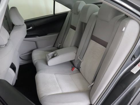 Used 2013 Toyota Camry LE FWD image 8