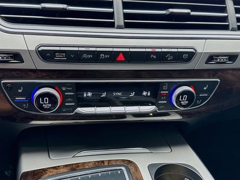 Used 2019 Audi Q7 2.0T Premium Plus w/ Premium Plus Package image 12