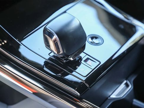 New 2025 Land Rover Range Rover Sport SV Edition Two image 29