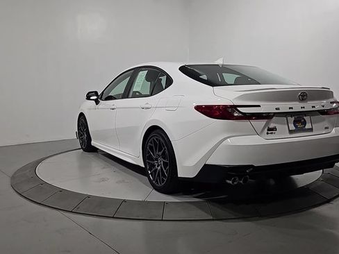 Used 2025 Toyota Camry Hybrid FWD image 3
