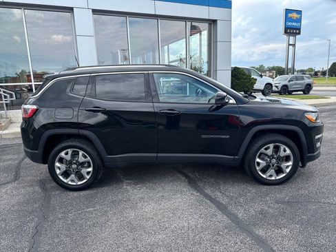 Used 2019 Jeep Compass Limited AWD/4WD image 2