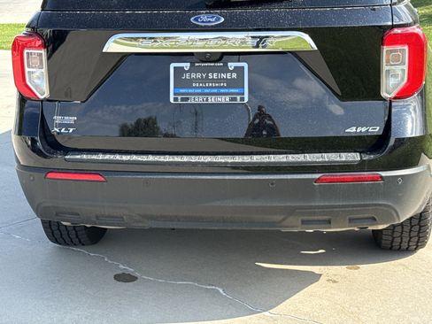 Used 2022 Ford Explorer XLT AWD/4WD image 13