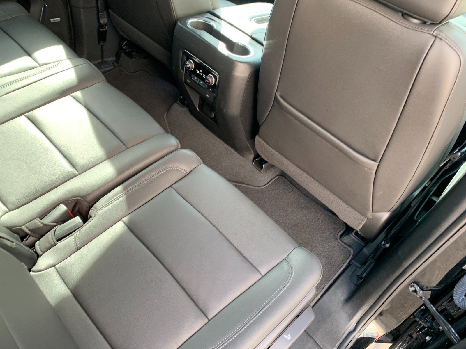 Used 2023 Chevrolet Tahoe LT w/ Luxury Package AWD/4WD image 36