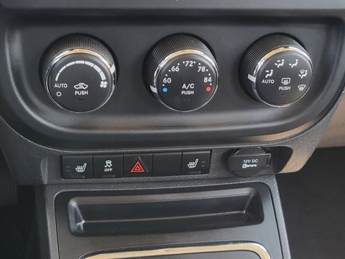 Used 2012 Jeep Patriot Limited FWD image 21