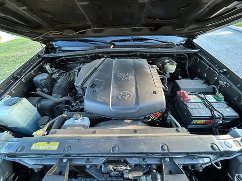 Used 2015 Toyota Tacoma PreRunner w/ SR5 Package RWD image 11