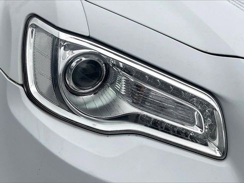 Used 2019 Chrysler 300 Limited image 28