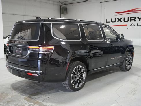 Used 2022 Jeep Grand Wagoneer Series III w/ Rear Seat Video Group 1 AWD/4WD image 6