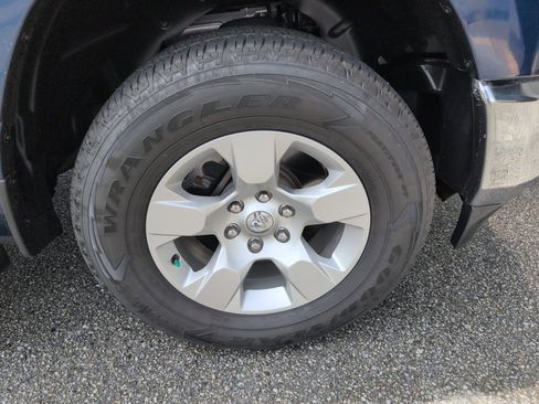 Used 2022 RAM 1500 Big Horn AWD/4WD image 11